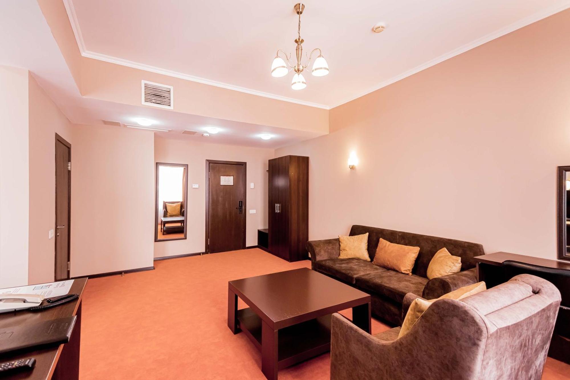 Western Atakent Park 4* Almaty