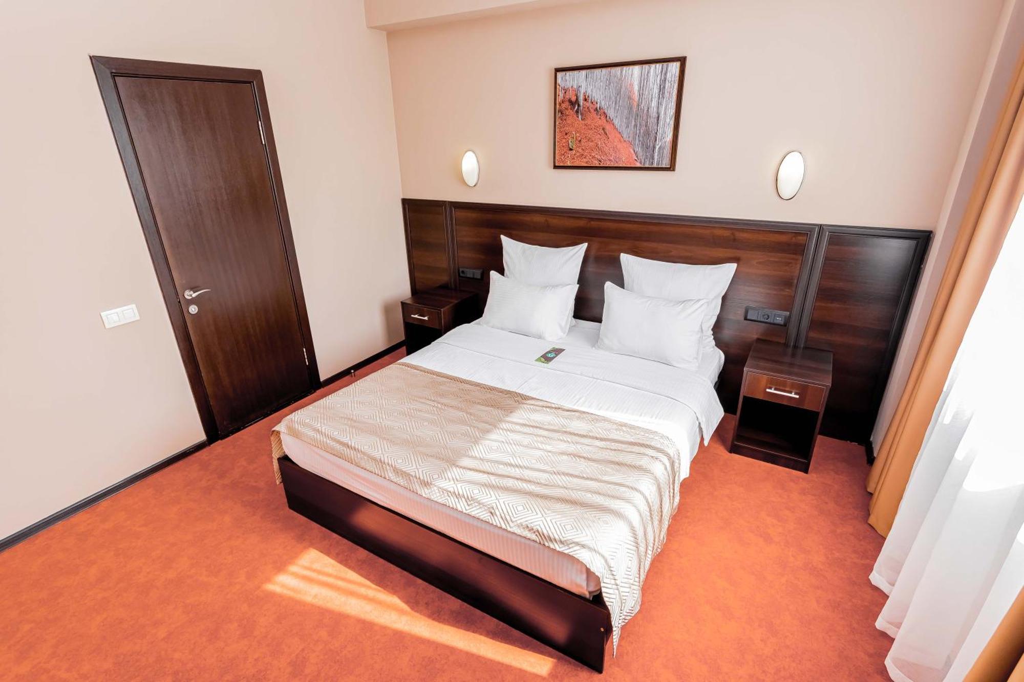 Western Atakent Park 4* Almaty