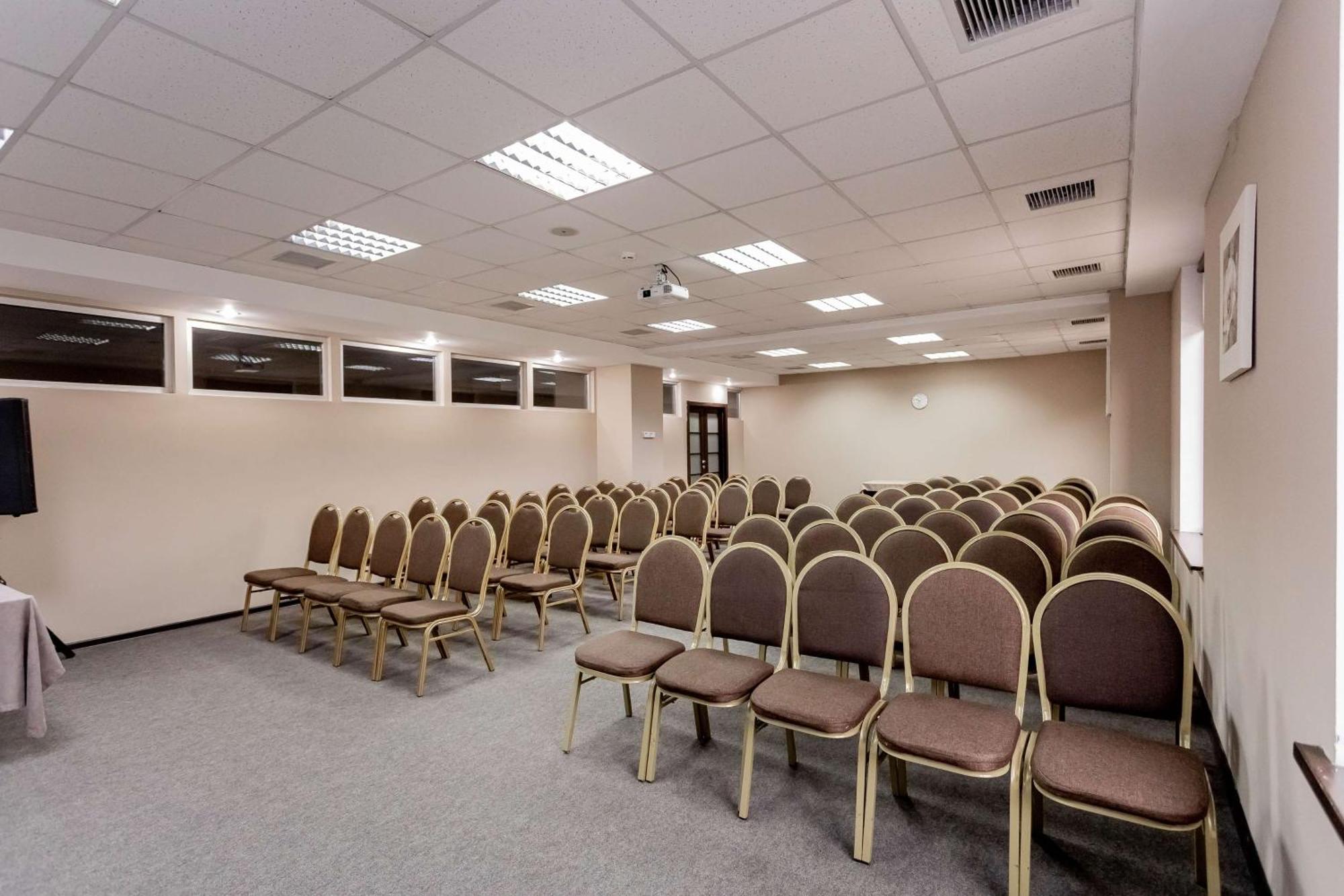 Western Atakent Park 4* Almaty