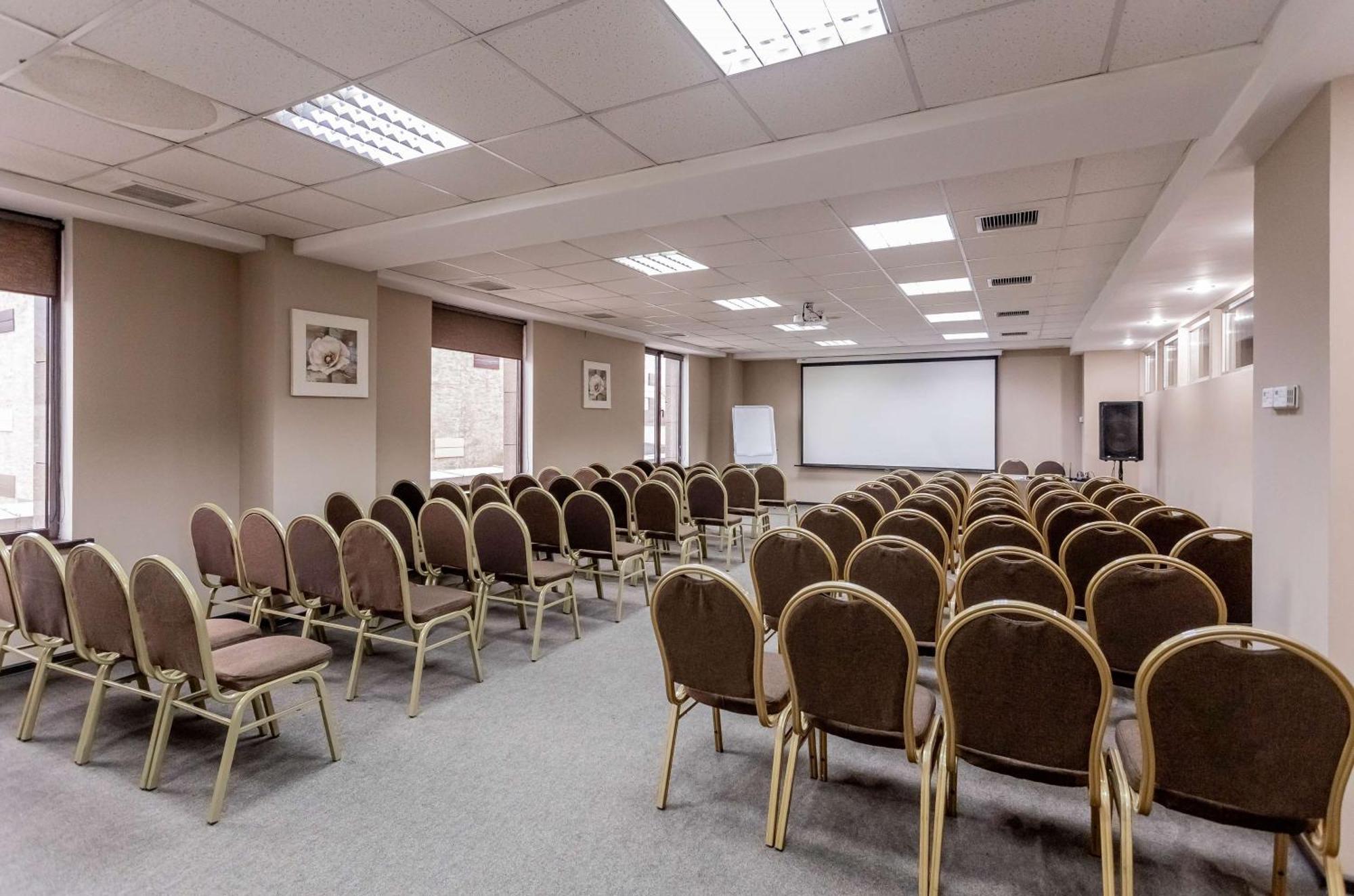 Western Atakent Park Hotel Almaty
