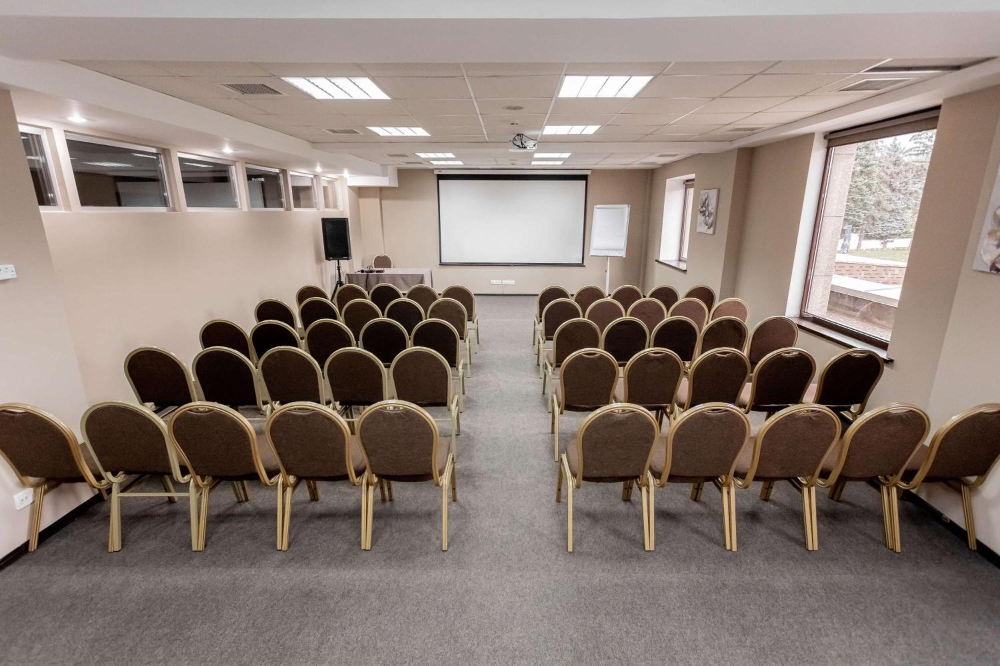 Hotel Western Atakent Park Almaty